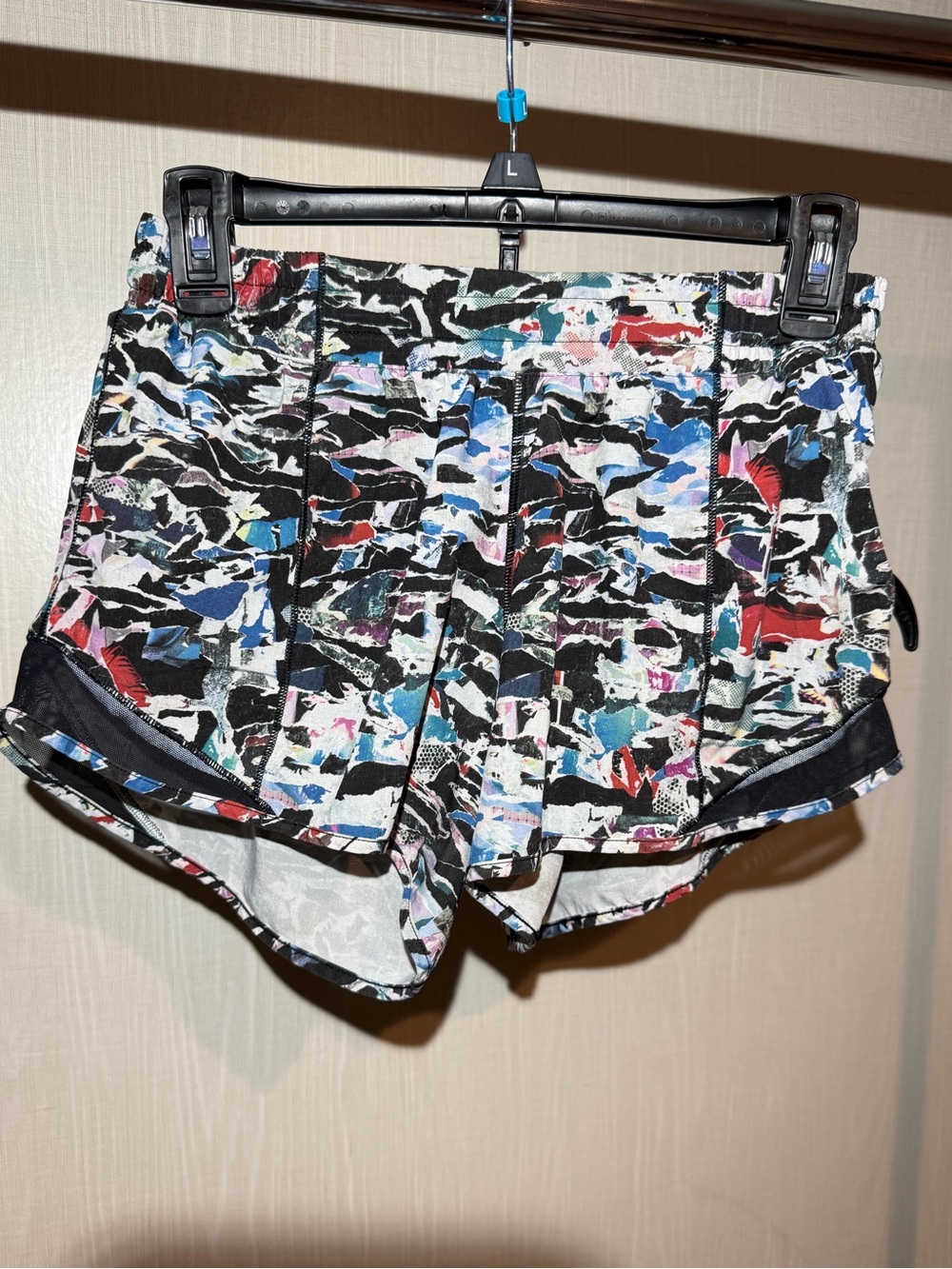 lululemon athletica Black Multicolor Abstract Print Athletic Shorts